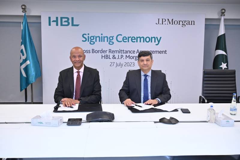 Faisal N. Lalani, Head International Banking – HBL (sitting on left), and Amin Khowaja, Chief Executive Officer, Pakistan - J.P. Morgan (sitting on right) signed the agreement. Senior officials from both organizations were also present on the occasion.